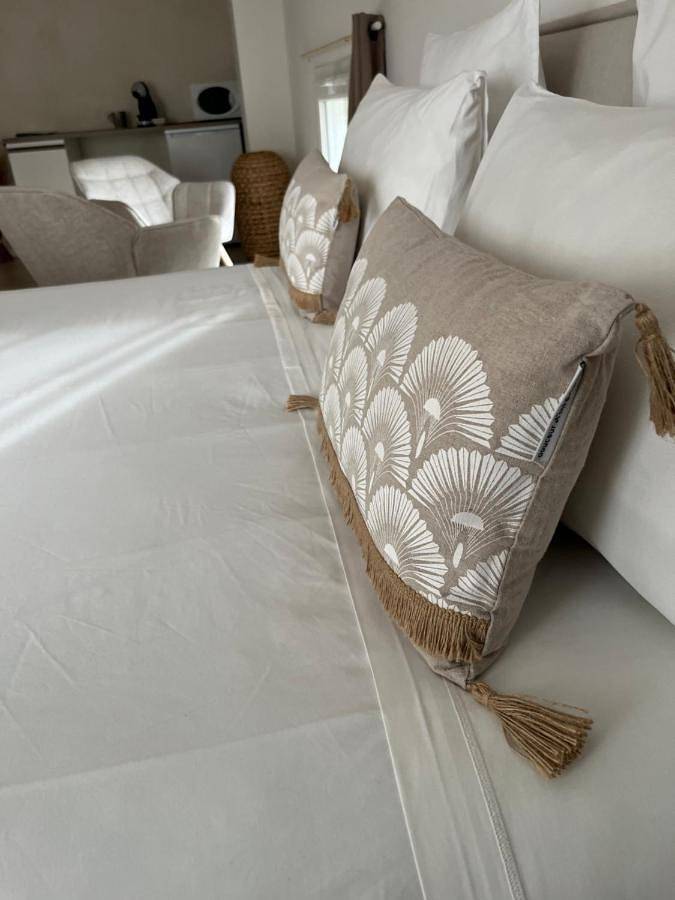 Location de vacances pour 2 personnes, avec jardin ainsi que jacuzzi et piscine à Saint-Julien-de-Cassagnas - 4