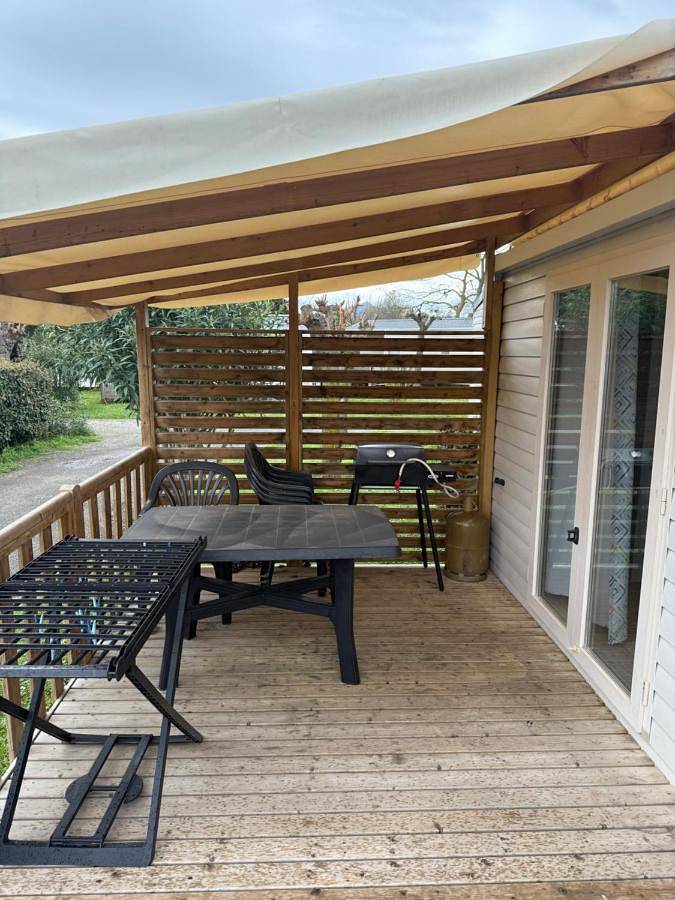 Tente pour 6 personnes, avec terrasse ainsi que vue et piscine, animaux acceptés dans les Pyrénées-Orientales - 2