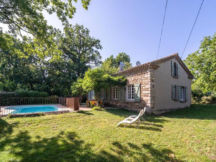 Location de vacances pour 7 personnes, avec piscine ainsi que terrasse et jardin à Saint-Denis (Aude)