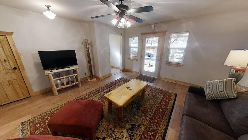 Log cabin for 8 people, with balcony in Red River