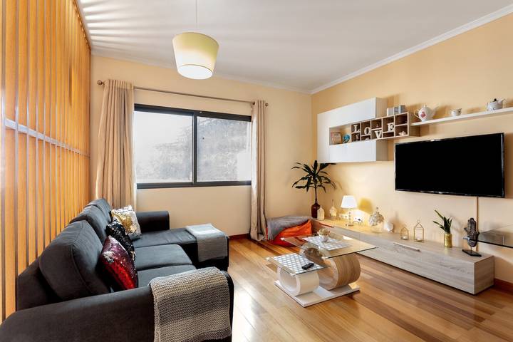 Ferienhaus "Moradia Casa Feliz" mit Privaten Terrassen und Wlan in Santa Cruz (Madeira), Madeira