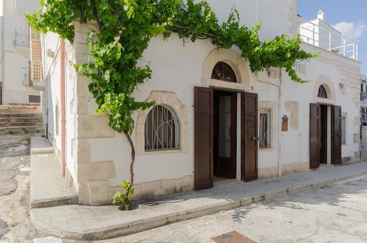 Casa vacanza per 8 persone, con Terrazza e Panorama a Mattinata