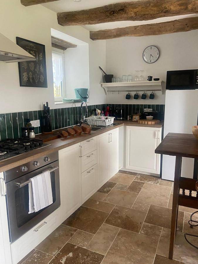 Location de vacances pour 3 personnes, avec vue et jardin à Plouguenast - 2