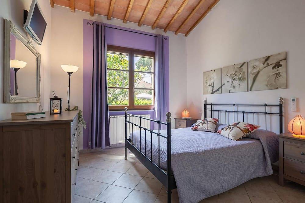 Cozy home in Cecina Marina with Wifi in Cecina, Costa degli Etruschi
