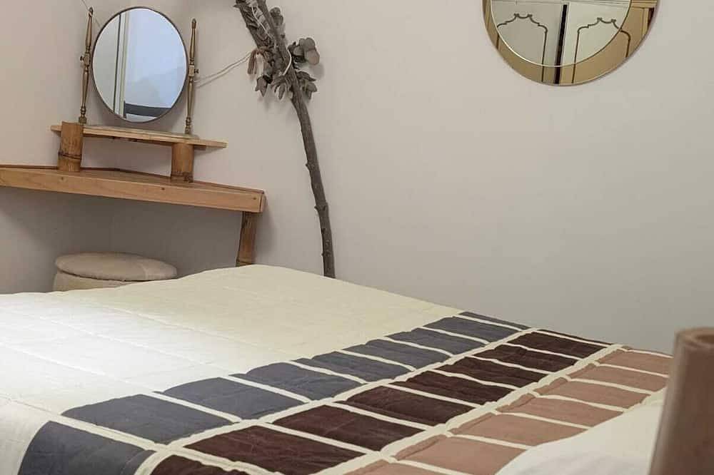 Appartamento intero, Accogliente e tranquillo alloggio in centro a due minuti dal mare ligure. in Vallecrosia, Riviera di Ponente