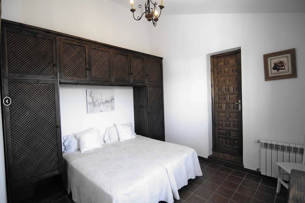 Gîte de campagne avec piscine in Los Nogales (Antequera), Antequera