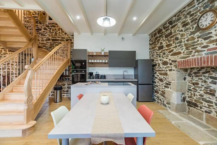 Gîte pour 12 personnes, avec jardin, animaux acceptés à Saint-Clet - 3