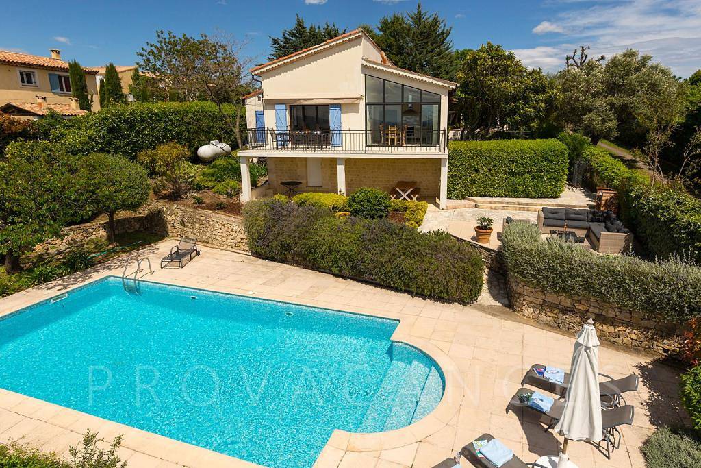 Charming holiday house with pool and stunning views in Montauroux in Montauroux, Region de Draguignan