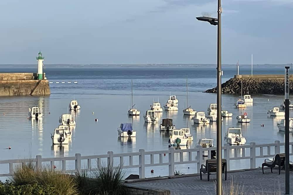 Entire apartment, Apartment facing the sea in Saint-Quay-Portrieux, Côte de Goëlo