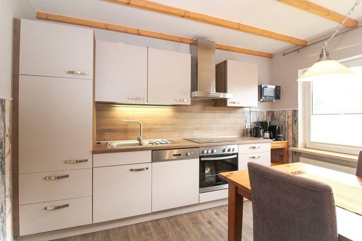 Ferienhaus für 4 Personen, mit Terrasse und Garten in Norden - 2