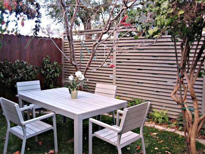 Vacation house for 4 people, with yard and terrace, with pets in Los Angeles