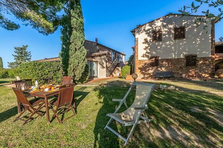 Agriturismo per 4 persone, con piscina in Castelfiorentino