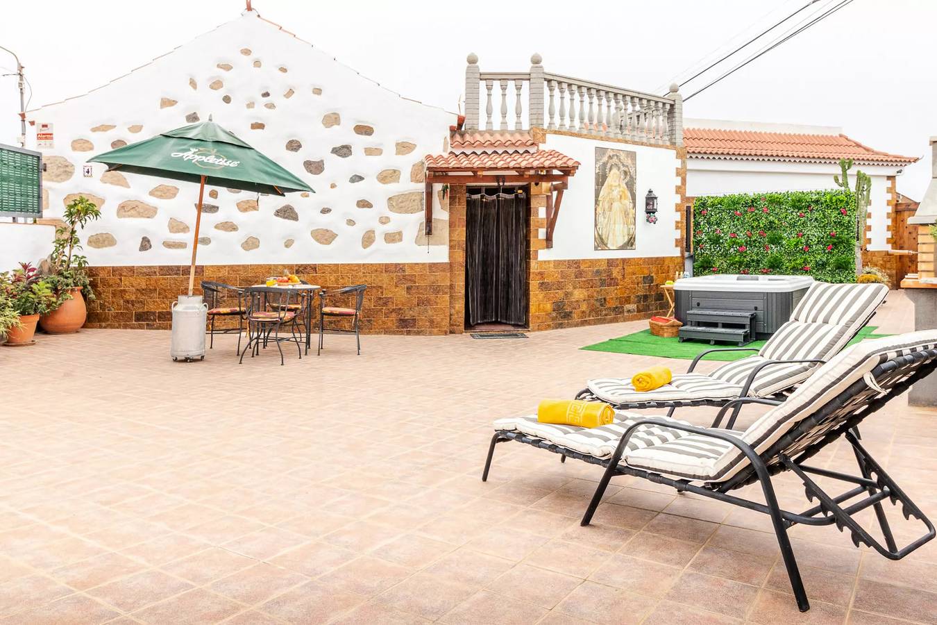 Casa Mari con Jacuzzi y barbacoa de Canarias in Moya, Gran Canaria Norte