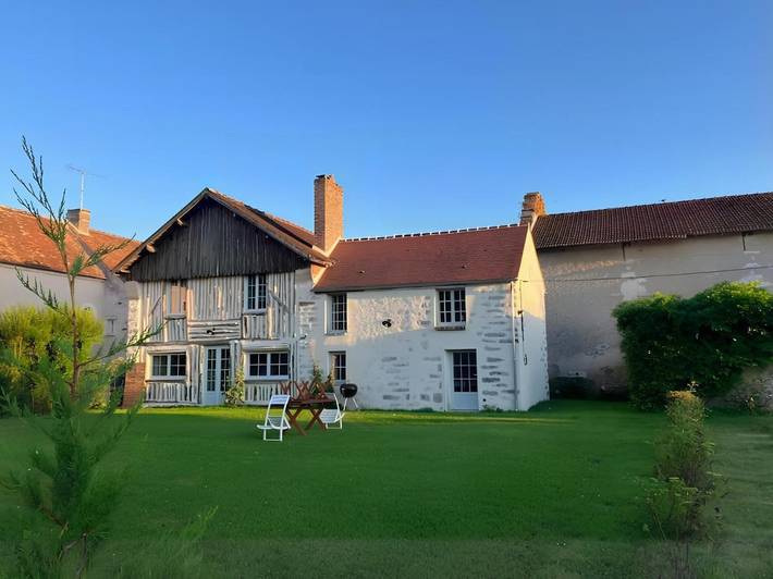 Location de vacances pour 8 personnes, avec jardin dans Sourdun