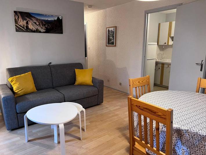 Gîte pour 4 personnes, avec vue et terrasse à Eygliers - 2