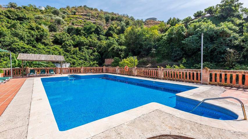 Casa rural para 20 personas en Sayalonga