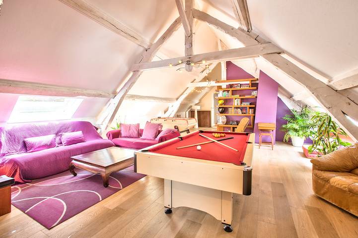 Gîte pour 15 personnes, avec Jacuzzi et Terrasse ainsi que Jardin et Piscine dans Eure-et-Loir