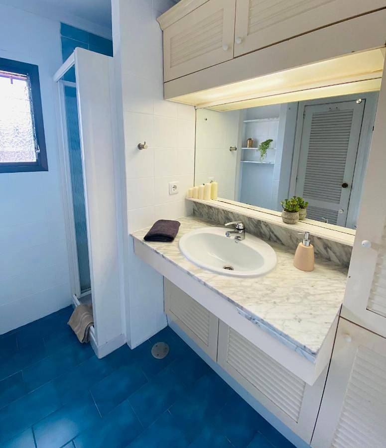Gran Chalet céntrico con piscina y bbq privada a 5 minutos playa in Vistahermosa (Alicante), Alicante