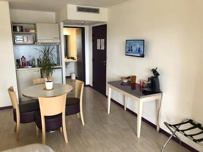 Gîte pour 4 personnes, avec Balcon ainsi que Terrasse et Vue dans Gare De Lourdes - 2