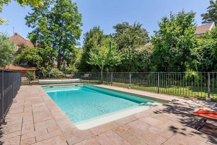 Location de vacances pour 12 personnes, avec piscine et jardin à Tassin-la-Demi-Lune - 3