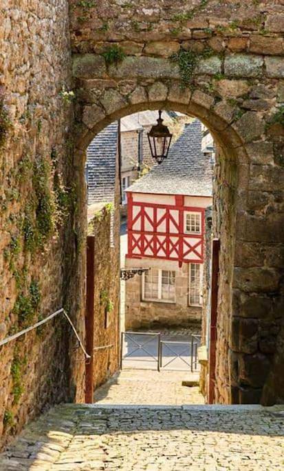 Gîte pour 7 personnes, avec vue à Moncontour - 3