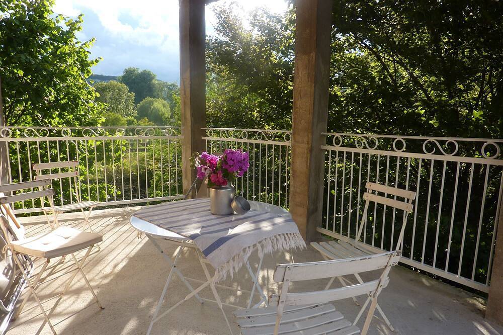 Petit gite au calme proche du centre in Ornans, Jura Francais