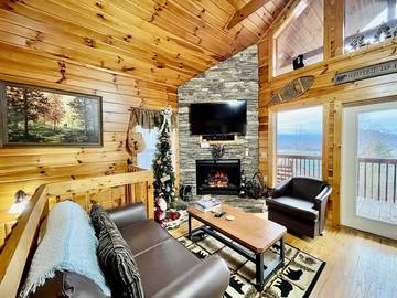 Log Cabin for 7 Guests in Wears Valley, Sevier County, Picture 3