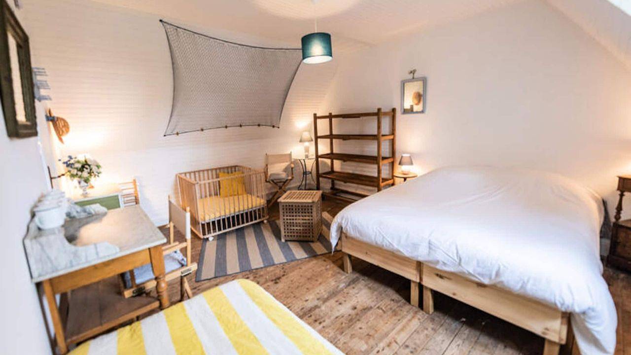 Entire holiday apartment, Ferienwohnung für 6 Personen (120 m²) in Léhan in Treffiagat, Quimper region