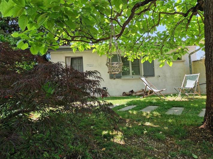 Gîte pour 2 personnes, avec terrasse à Loyettes