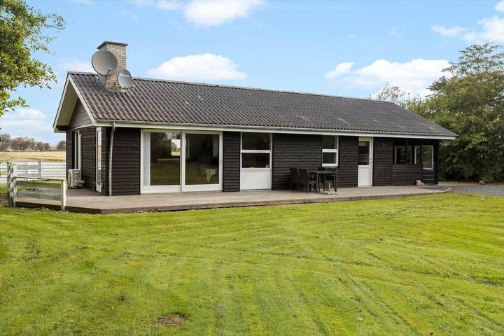 Ferienhaus für 4 Personen, mit Terrasse in Hostrup Strand