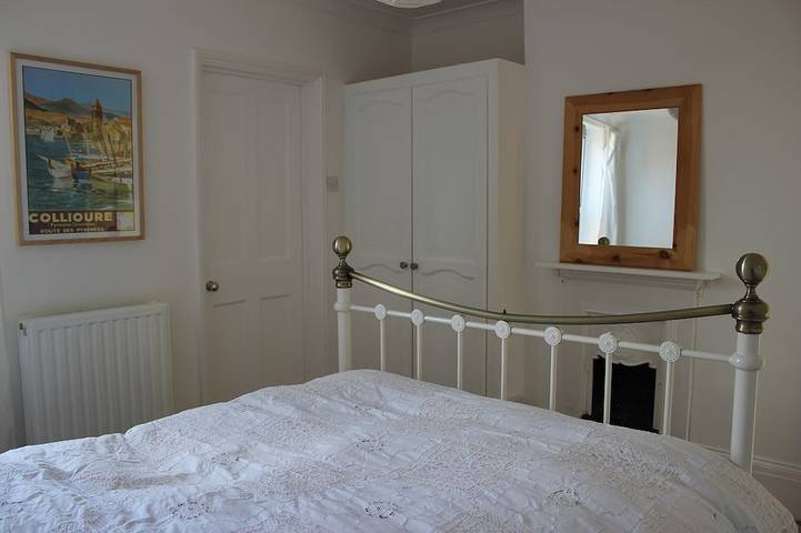 Charming Character Cottage with pretty gardens. 10 Minutes walk to beach. in Southwold, Waveney District