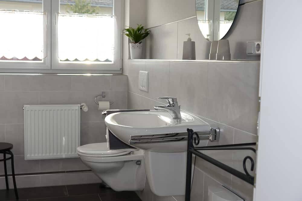 Ganze Wohnung, Gemütliches Appartement mit toller Aussicht  für 2 Personen in Bullay, Traben-Trarbach und Umbegung