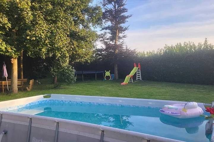 Location de vacances pour 6 personnes, avec jardin dans Mécringes