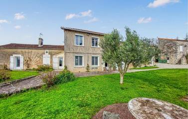 Location de vacances pour 16 personnes, animaux acceptés à Touvre