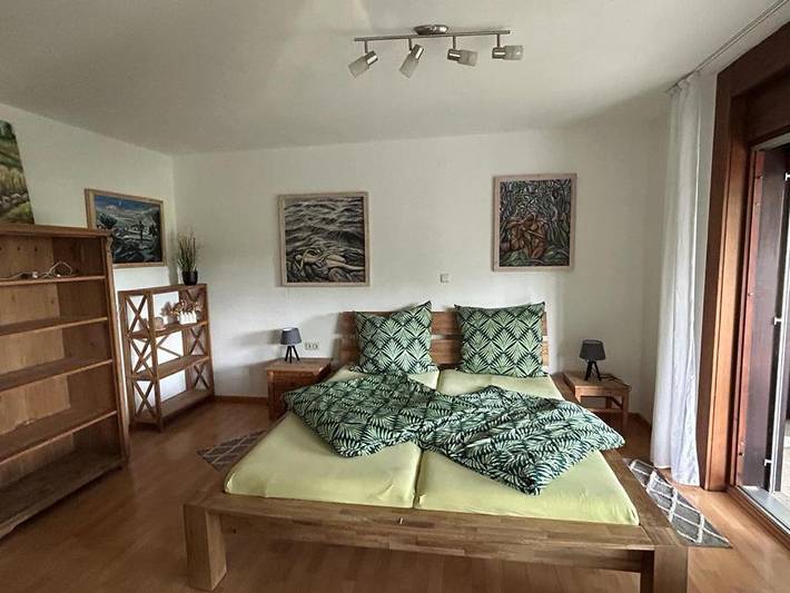 Ferienwohnung für 4 Personen, mit Terrasse und Ausblick in Lichtenstein