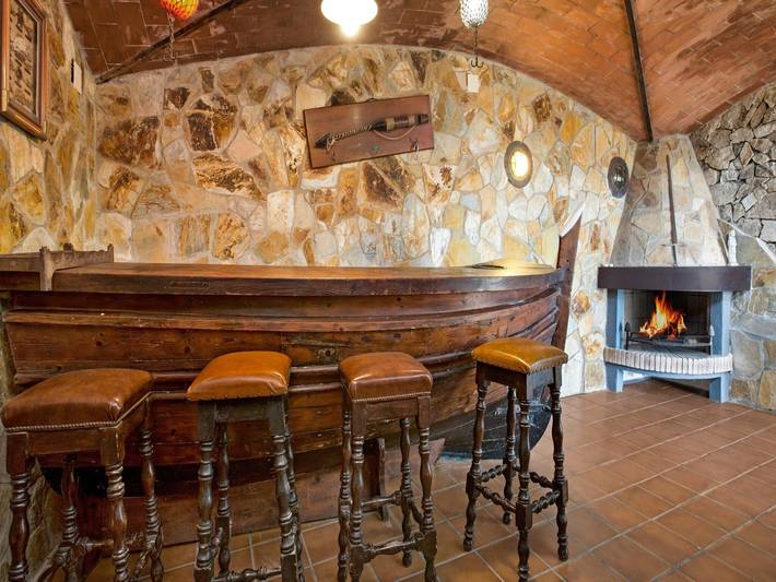 Chalet para 12 personas, con jacuzzi y terraza además de piscina y sauna, Familias con niños en Provincia de Gerona - 4