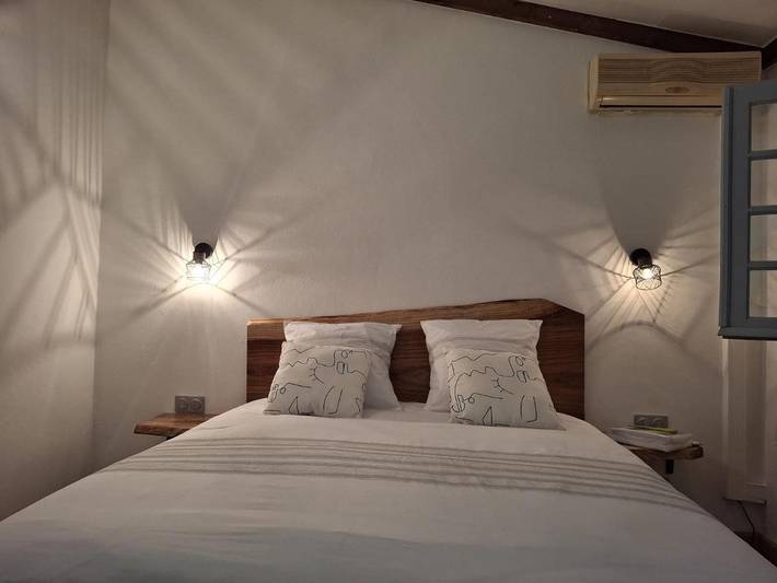 Maison d’hôte pour 2 personnes, avec vue et piscine ainsi que jardin et terrasse