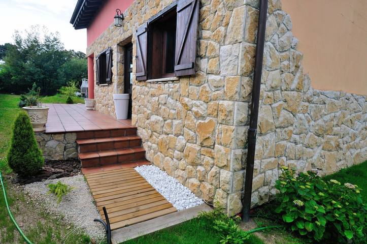 Charming house in Albuerne with fenced garden in Cudillero, Costa Verde (Spain)