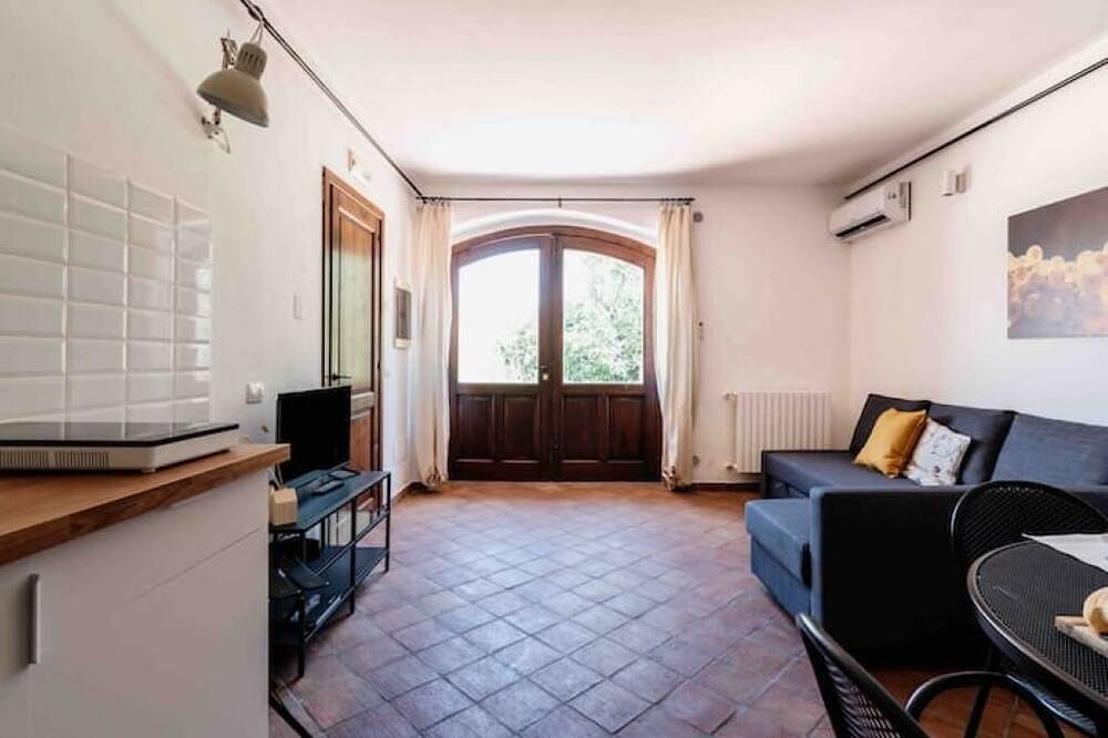 Beautiful 1-bedroom cottage with Ac in charming Sicilia in Caltagirone, Provincia de Catania