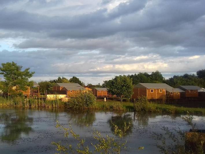 Camping für 3 Personen, mit Balkon/Terrasse und Terrasse sowie Sauna im Loire-Tal