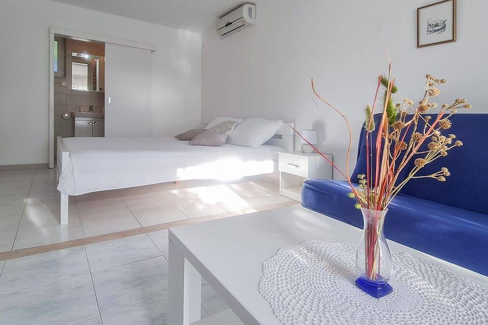 Villa Klara - Ferienhaus mit Terrasse, Pool und Meerblick in Viganj, Peljesac