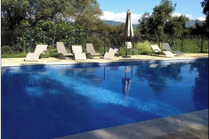 Location de vacances pour 4 personnes, avec Terrasse et Jardin dans Filitosa
