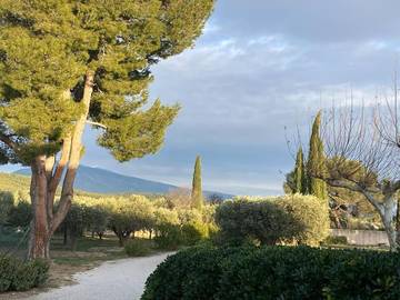 Gîte pour 2 personnes, avec piscine ainsi que vue et jardin à Caromb