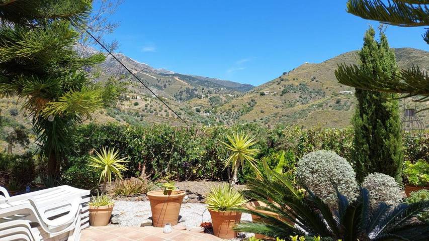 Casa rural para 6 personas, con piscina además de jardín y vistas en Canillas de Aceituno - 2