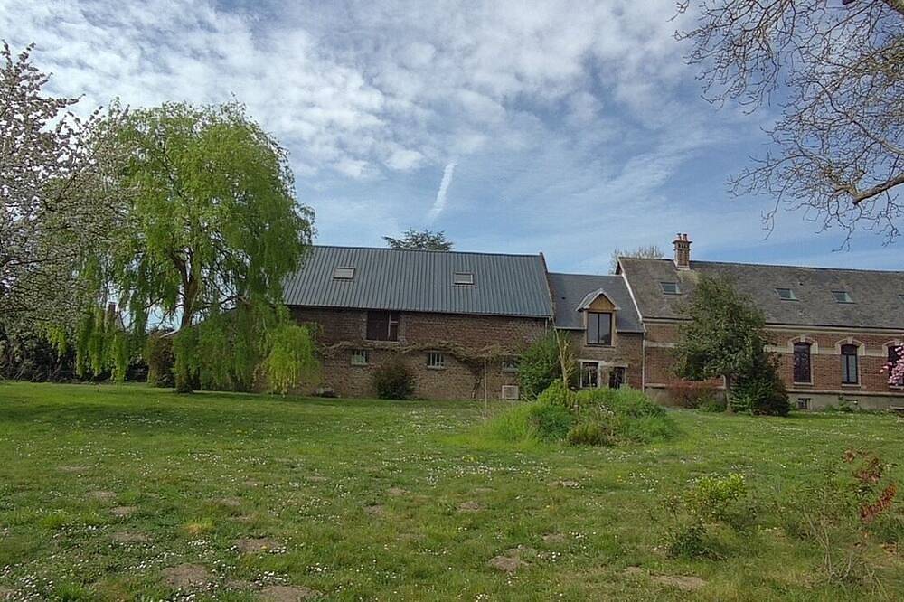 Les Insolites in Roye-sur-Matz, Río Oise