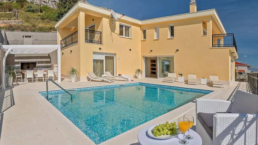 Villa pour 12 personnes, avec piscine ainsi que jardin et terrasse à Mimice - 4