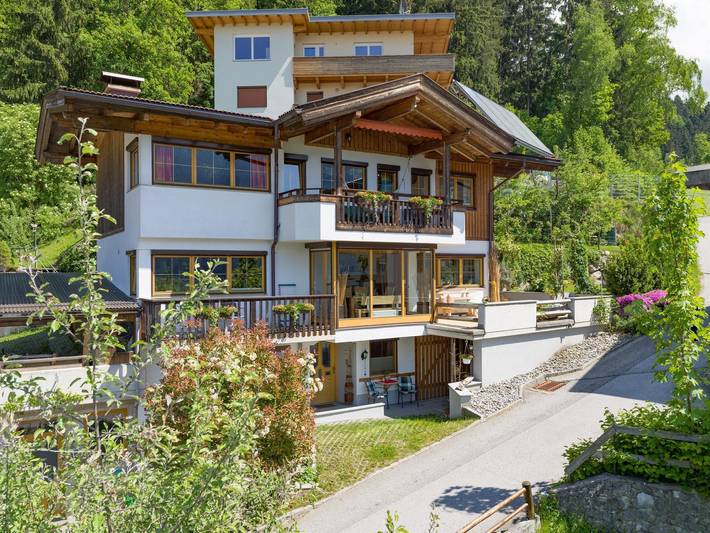 Ferienwohnung für 3 Personen, mit Balkon und Terrasse sowie Garten