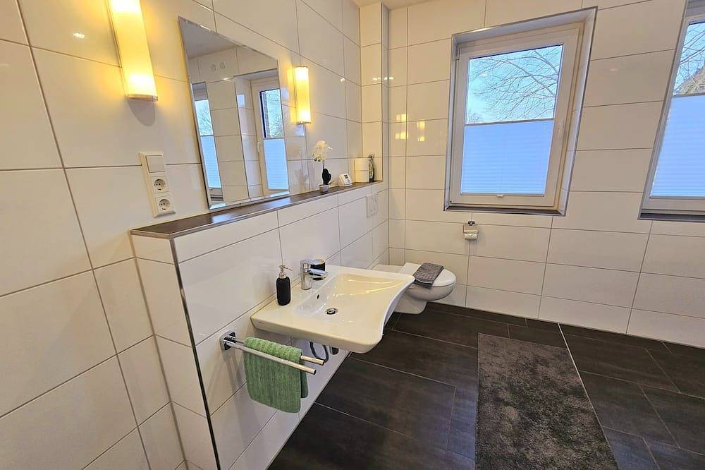 Ganze Wohnung, 2Schlafzimmer 2Badez Küche Balkon Waschmaschine in Lingen (Ems), Emsland