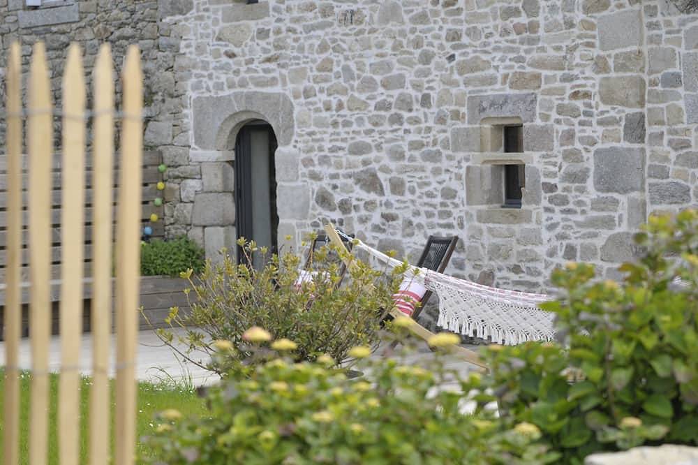 Charmant Penty Proche du Gr34 et de la Plage in Saint-Pol-de-Léon, Ceinture Dorée
