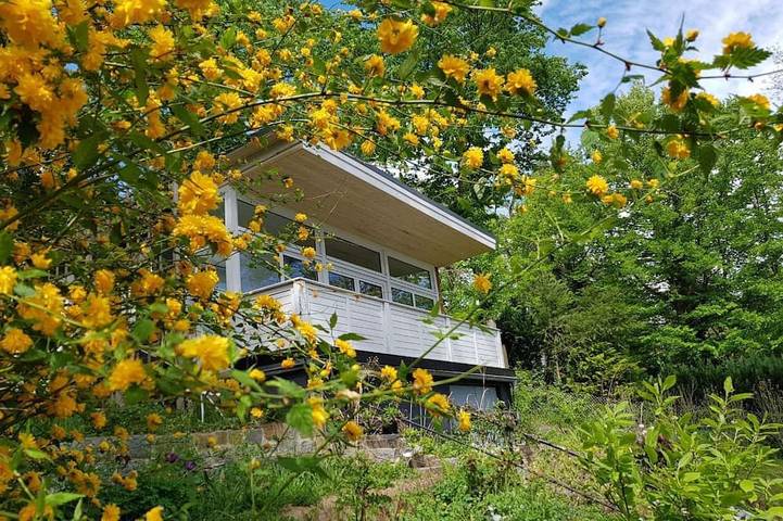 Bungalow für 2 Personen, mit Balkon und Garten